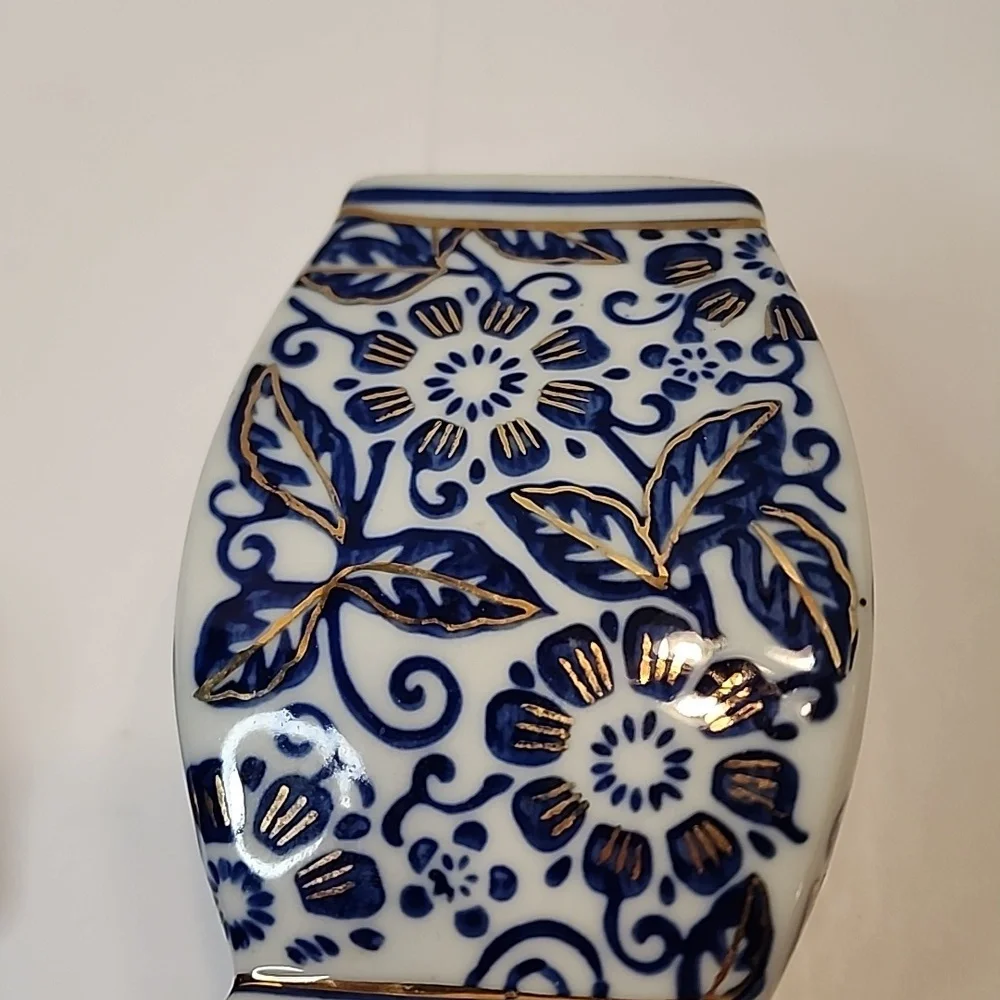 Ginger Jar Square Shape With Enlarged Body Separate Lid Blue, gold and White - Picture 3 of 7
